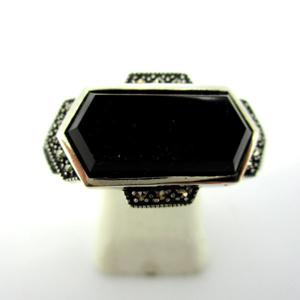 Bague hexagone en argent avec onyx noire