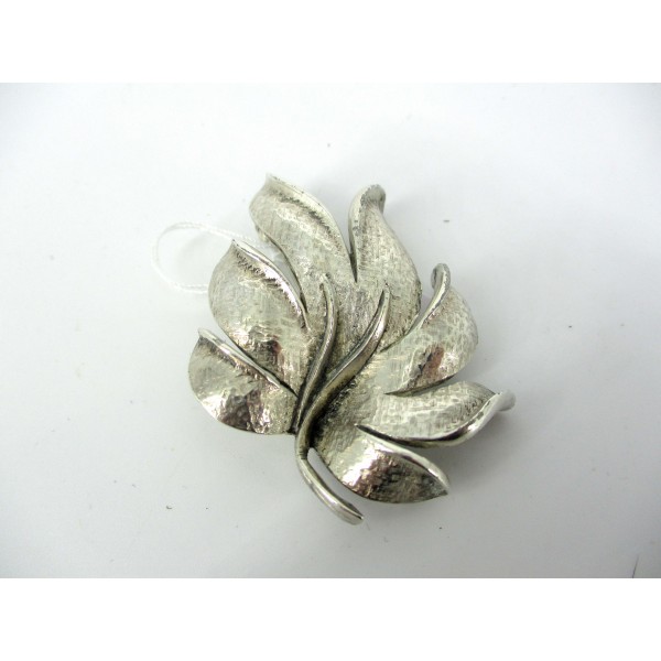 Broche Vintage Feuille en Métal
