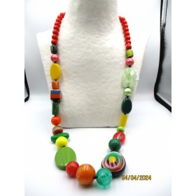 Collier Sautoir Vintage en Résine