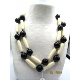 Collier Vintage en Résine noire et blanche
