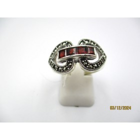 Bague Rétro en Argent et Grenat