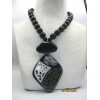 Collier Vintage en Résine Noire et Blanche