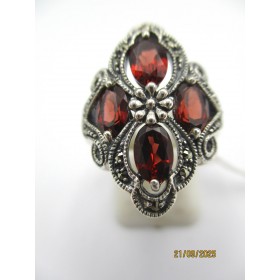 Bague Rétro en Argent et Grenats