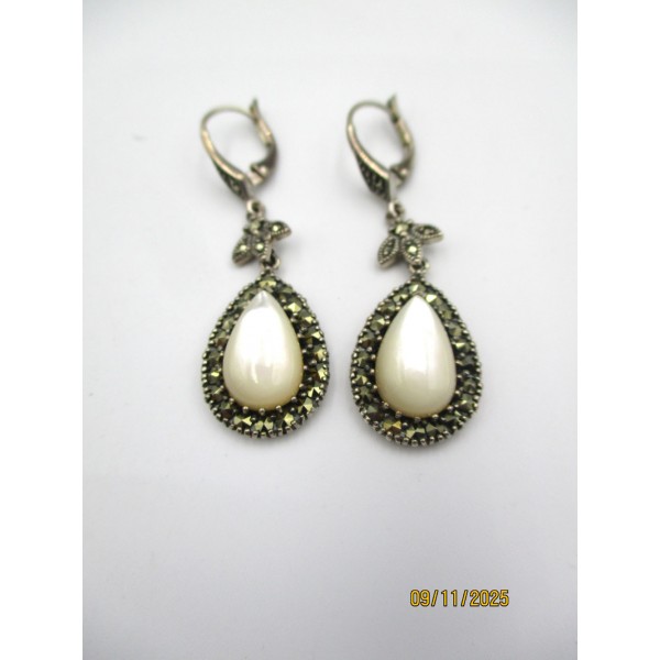 Boucles d'Oreilles Dormeuses Art Déco en Argent et Nacre