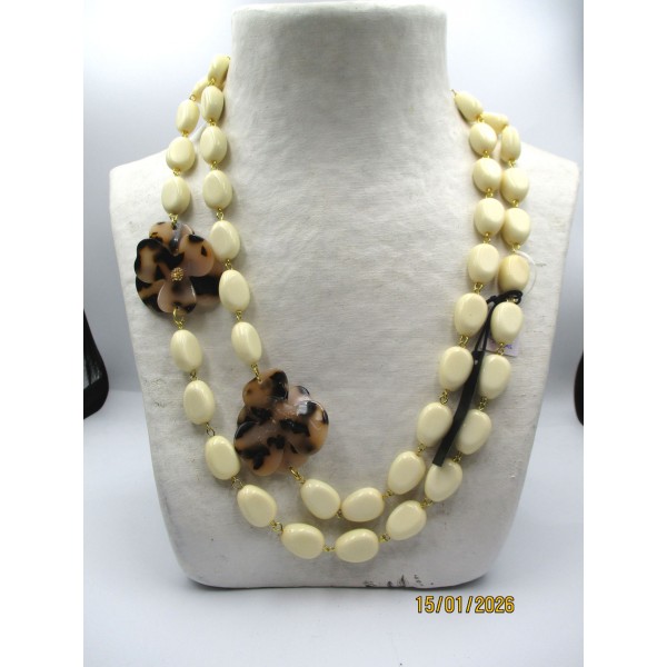 Collier Vintage en Résine