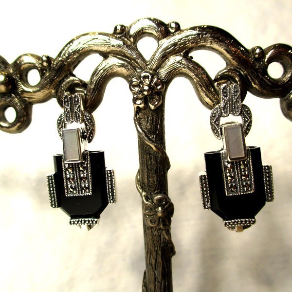 Boucle d'oreille style art déco en argent et onyx noir