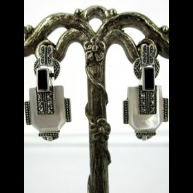 Boucle d'oreille art déco en argent avec nacre et onyx