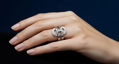 Bague art déco avec cercles brisés