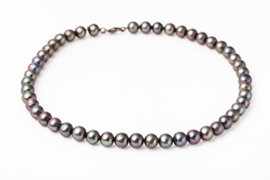 Collier de perles noires